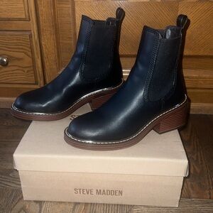 Steve Madden Laurely Chelsea Bootie 7.5